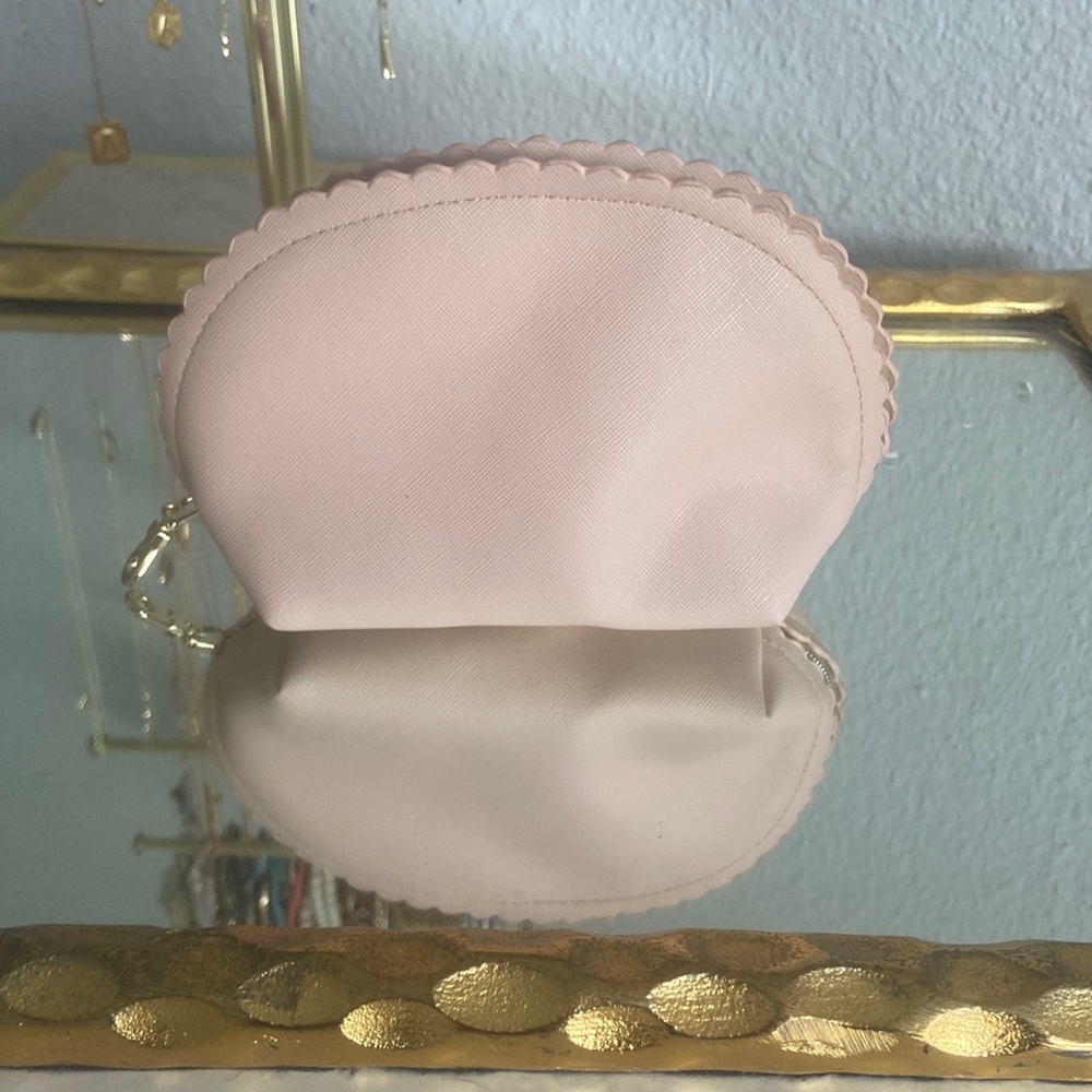 Cosmetic bag